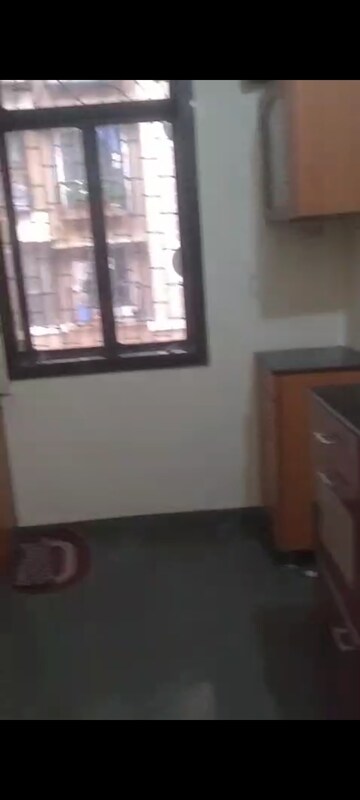 Room in 1 BHK Apartment at Vile Parle East – for Rent