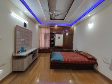 Room in 4 BHK Apartment at Elite Golf Green, Sector 79 – for Rent