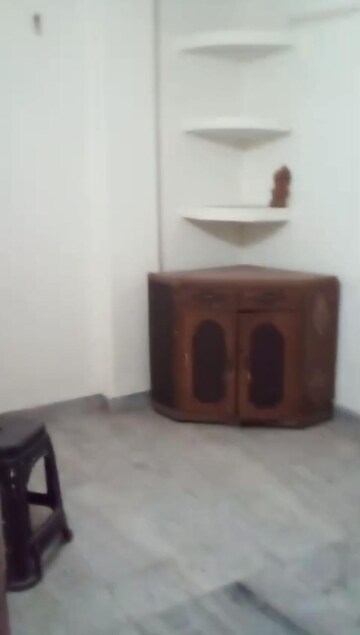 Furnished Amenities in 1 BHK Builder Floor at Geeta Colony – for Sale