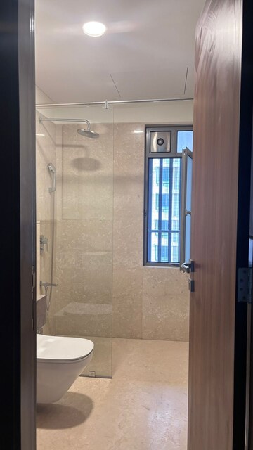 Room in 2 BHK Apartment at Piramal Mahalaxmi, Mahalaxmi – for Rent