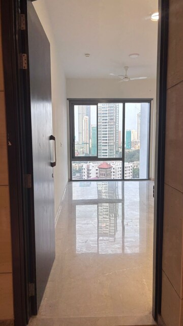 Room in 2 BHK Apartment at Piramal Mahalaxmi, Mahalaxmi – for Rent