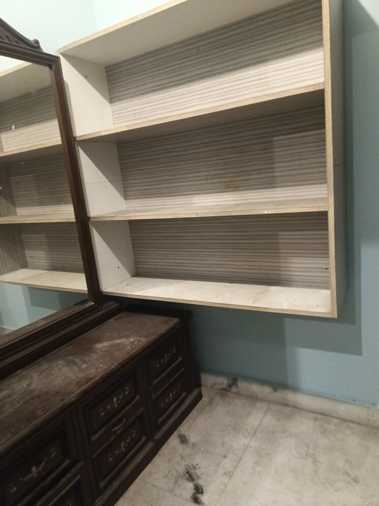 undefined, sector 31 3 Bedroom 250 Sq.Yd. Independent House In Sector 31 Noida 8951980