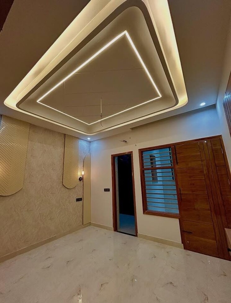 Room, sector 35 3.5 Bedroom 3150 Sq.Ft. Builder Floor In Sector 35 Faridabad 8952016