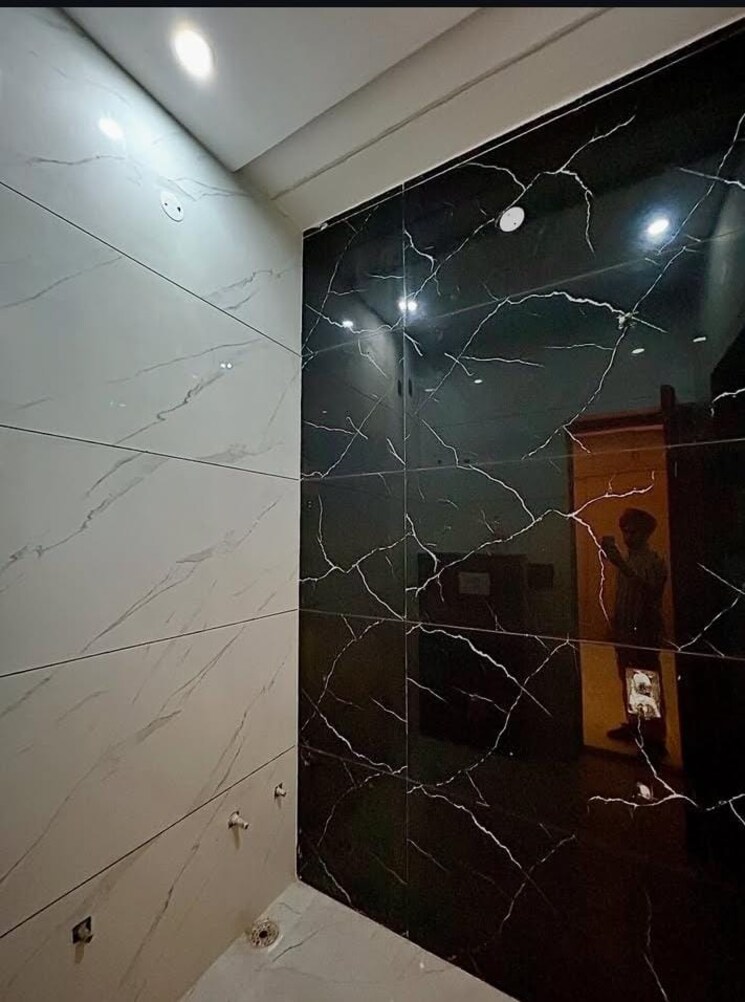 Bathroom, sector 35 3.5 Bedroom 3150 Sq.Ft. Builder Floor In Sector 35 Faridabad 8952016