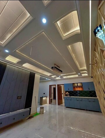 Kitchen in 3.5 BHK Builder Floor at Sector 35 – for Sale