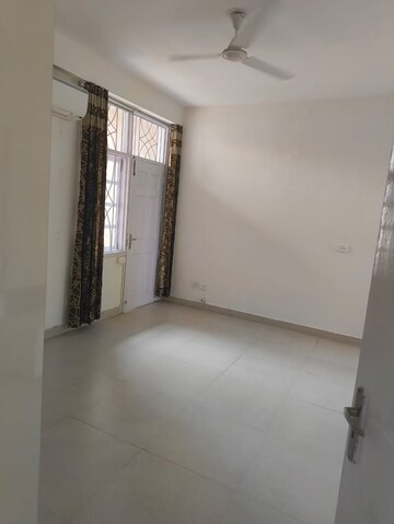 Room in 3 BHK Builder Floor at SS The Lilac, Sector 49 – for Rent