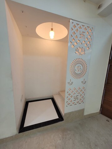 Building Lobby in 3.5 BHK Builder Floor at Sector 85 – for Sale