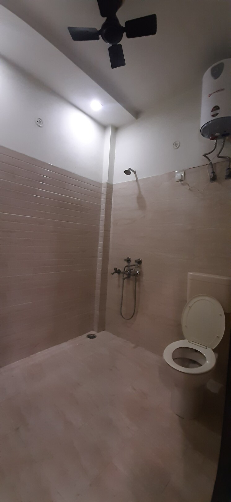 Bathroom, land-craft-golf-links-villa 3 Bedroom 100 Sq.Yd. Builder Floor In Pandav Nagar Ghaziabad 8952029