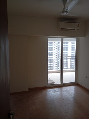 Room in 4 BHK Apartment at Godrej Woods Regia, Sector 43 – for Rent