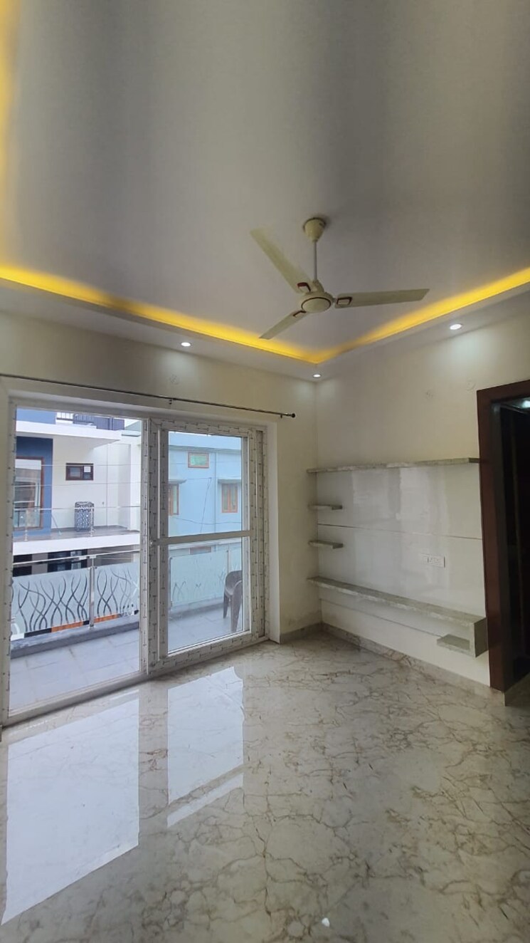 Room, sahastradhara road 3 Bedroom 2500 Sq.Ft. Villa In Sahastradhara Road Dehradun 8952076
