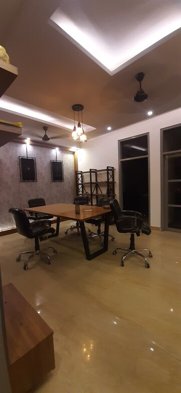 Team Area in 3 BHK Builder Floor at Land Craft Golf Links Villa, Pandav Nagar – for Sale