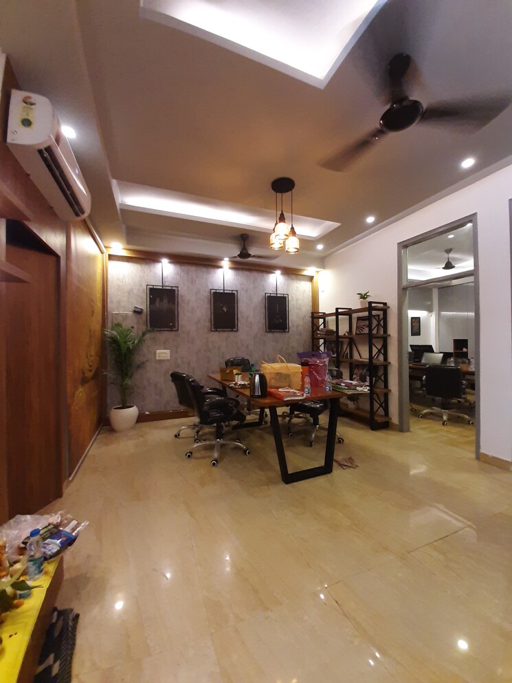Living Room, land-craft-golf-links-villa 3 Bedroom 100 Sq.Yd. Builder Floor In Pandav Nagar Ghaziabad 8952101