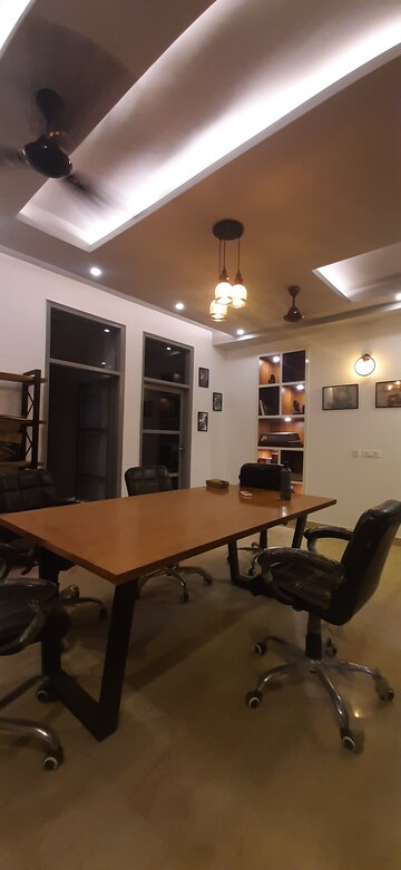Team Area in 3 BHK Builder Floor at Land Craft Golf Links Villa, Pandav Nagar – for Sale