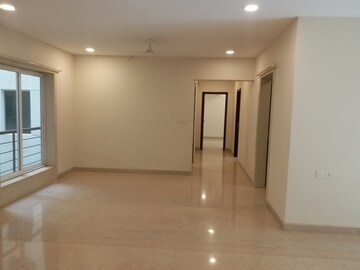 Room in 4 BHK Apartment at Satellite Glory, Andheri East – for Sale