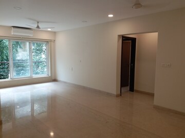 Room in 4 BHK Apartment at Satellite Glory, Andheri East – for Sale