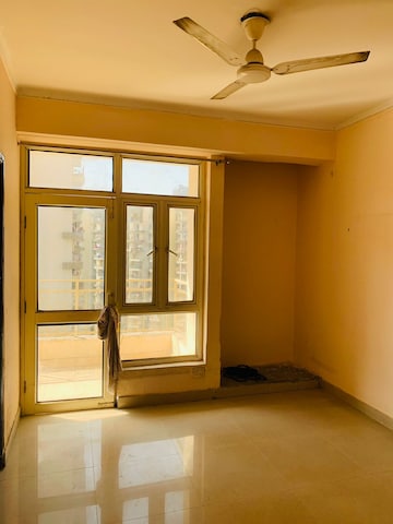 Room in 2 BHK Apartment at Supertech Ecovillage I, Sector 1 Greater Noida – for Rent