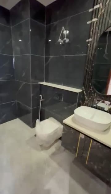 Team Area in 3 BHK Builder Floor at Amolik Aster Woods, Sector 98 – for Sale