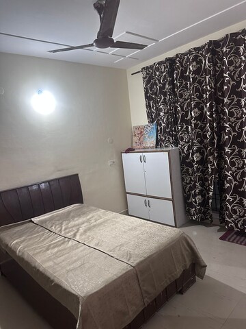 Bedroom in 3 BHK Builder Floor at Sector 79 – for Rent