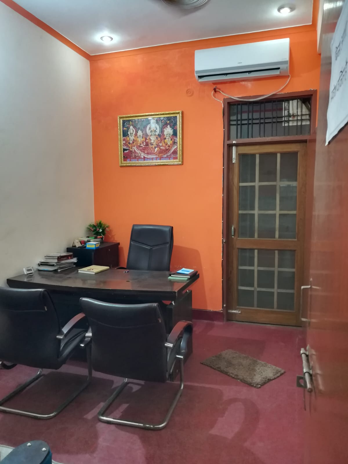 Office Space For Rent in Vibhav Khand Near Bata  S