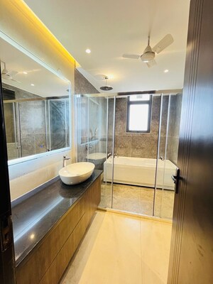 Kitchen in 4 BHK Builder Floor at DLF City Phase V, Dlf Phase V – for Sale