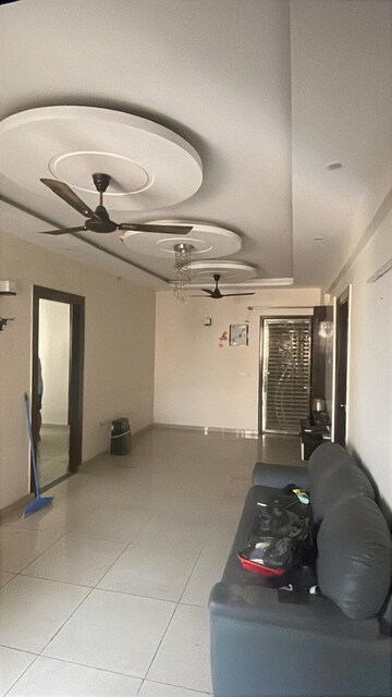 Team Area in 6+ BHK Builder Floor at Landcraft Golf Links, Pandav Nagar – for Rent