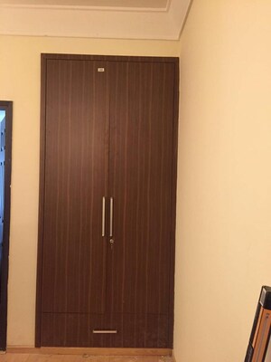 Furnished Amenities in 3 BHK Apartment at Unitech Fresco, Sector 50 – for Sale