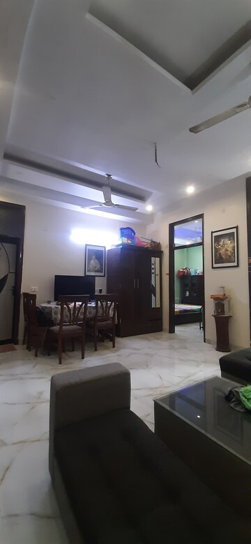 Furnished Amenities in 3 BHK Builder Floor at Land Craft Golf Links Villa, Pandav Nagar – for Sale