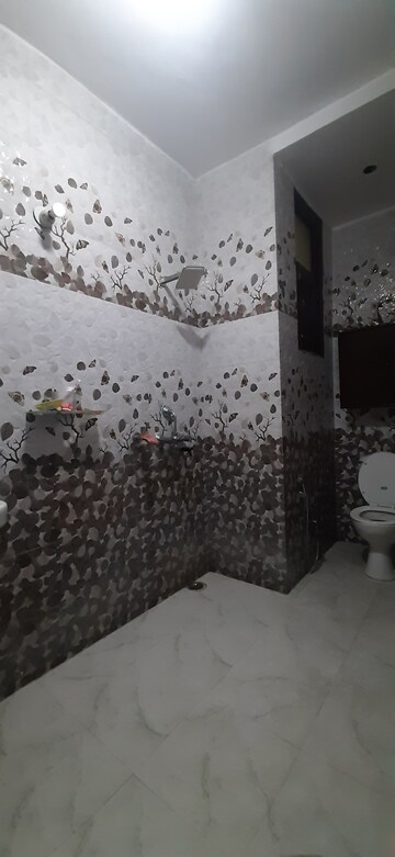 Kitchen in 3 BHK Builder Floor at Land Craft Golf Links Villa, Pandav Nagar – for Sale