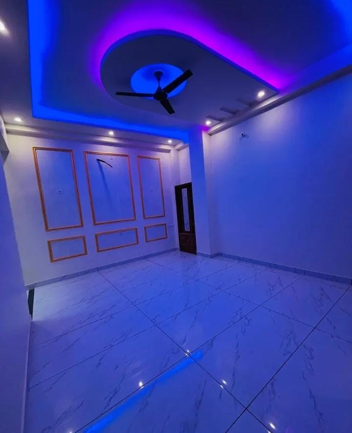 3.5 BHK + Pooja Room,Extra Room Builder Floor For Sale in Building Floor 