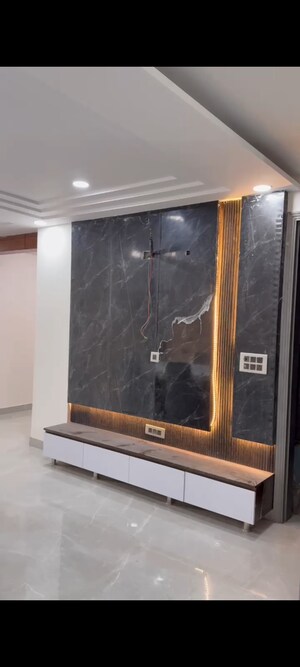 Room in 4 BHK Builder Floor at Sector 85 – for Sale