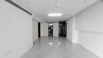Room in 4 BHK Apartment at Lodha Evoq, Wadala – for Sale