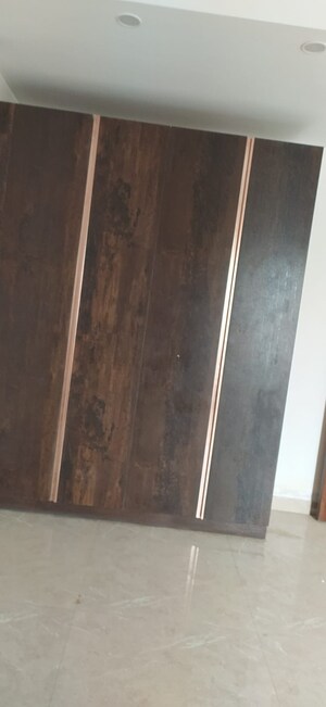 Furnished Amenities in 3 BHK Builder Floor at Sector 21d – for Sale