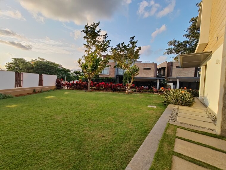 Garden, prestige-golfshire 4 Bedroom 5896 Sq.Ft. Villa In Nandi Hills Bangalore 8952338