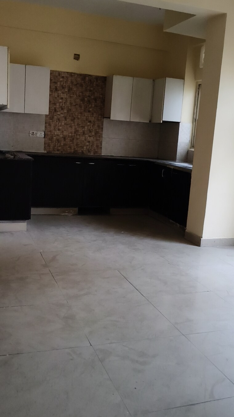 Kitchen, gardenia-golf-city 3 Bedroom 1550 Sq.Ft. Apartment In Sector 75 Noida 8952429