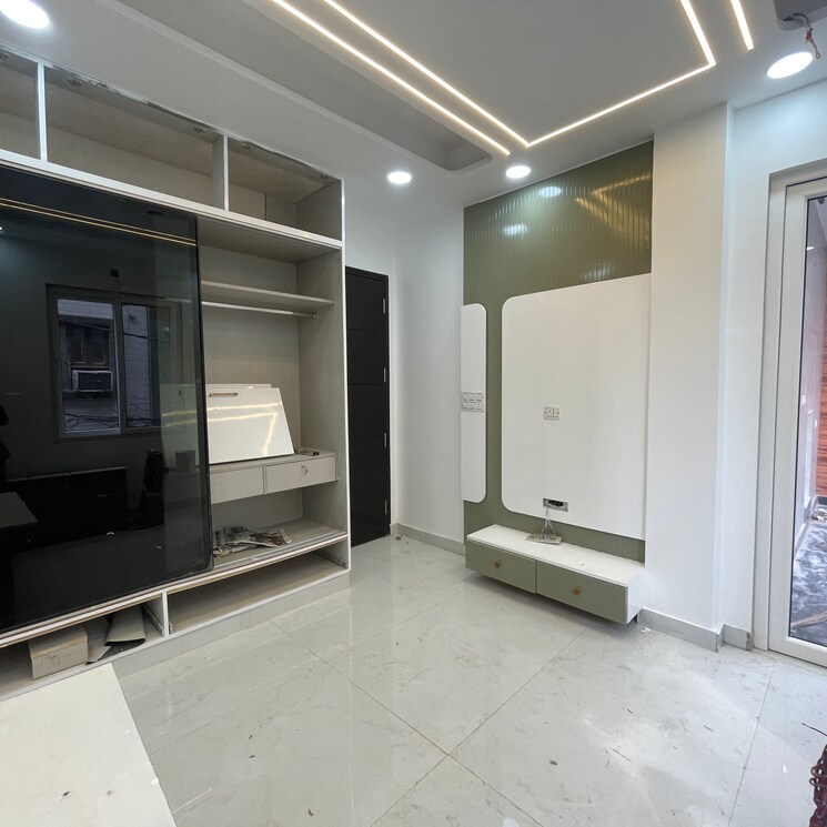 Room, rohini sector 23 3 Bedroom 800 Sq.Ft. Builder Floor In Rohini Sector 23 Delhi 8952476