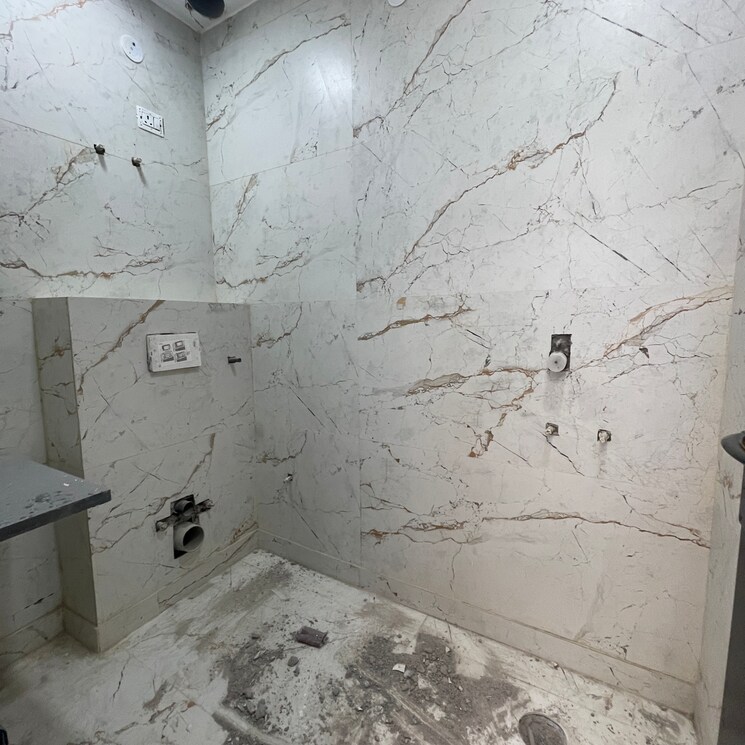 Bathroom, rohini sector 23 3 Bedroom 800 Sq.Ft. Builder Floor In Rohini Sector 23 Delhi 8952476