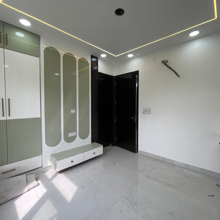 Room, rohini sector 23 3 Bedroom 800 Sq.Ft. Builder Floor In Rohini Sector 23 Delhi 8952476