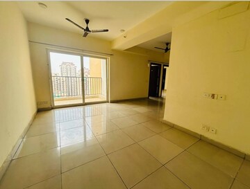 Room in 3 BHK Apartment at Panchsheel Greens II, Sector 16 Greater Noida – for Rent