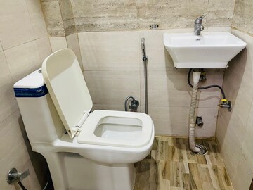 Bathroom in 1 RK Builder Floor at Sai Kutir Sector 49, Sector 49 – for Rent