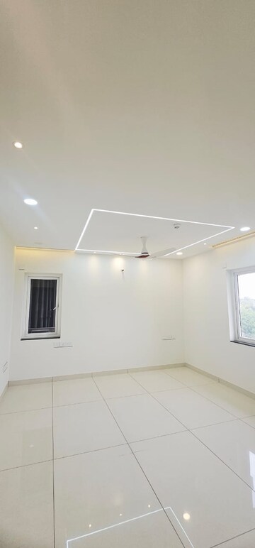 Room in 4 BHK Apartment at Aparna Luxor Park, Kondapur – for Rent