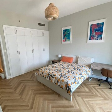 Bedroom in 5 BHK Villa at Andheri West – for Rent