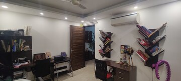 Living Room in 2 BHK Builder Floor at DLF Green Avenue, Dlf Phase iv – for Rent
