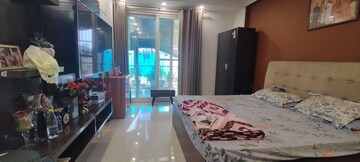 Bedroom in 2 BHK Builder Floor at DLF Green Avenue, Dlf Phase iv – for Rent