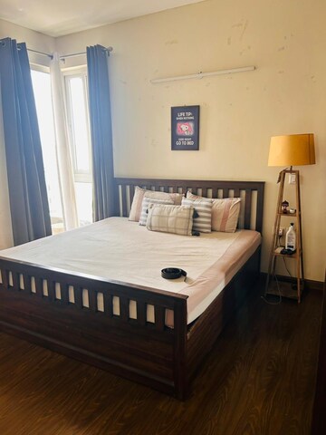 Bedroom in 4 BHK Apartment at DLF The Camellias, Sector 42 – for Rent