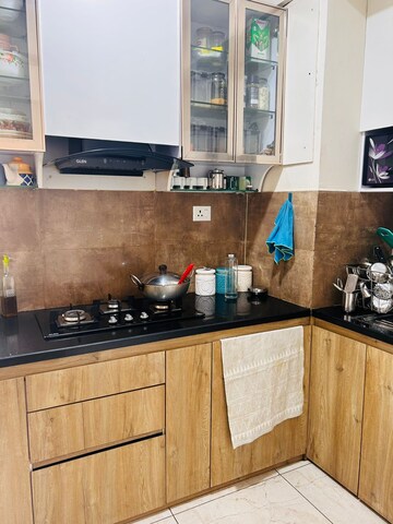 Kitchen in 4 BHK Apartment at DLF The Camellias, Sector 42 – for Rent