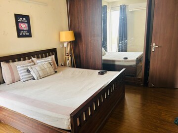 Bedroom in 4 BHK Apartment at DLF The Camellias, Sector 42 – for Rent