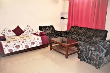 Common Area in  Pg at Kandivali East – for Rent