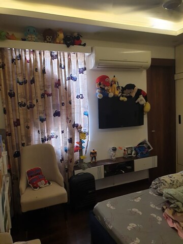 Furnished Amenities in 2 BHK Apartment at Maple Heights, Sector 43 – for Sale