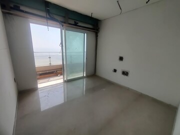 Room in 4 BHK Apartment at Lokhandwala Minerva Mahalaxmi, Mahalaxmi – for Sale