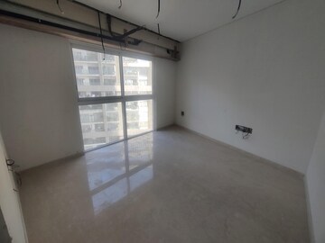 Room in 4 BHK Apartment at Lokhandwala Minerva Mahalaxmi, Mahalaxmi – for Sale